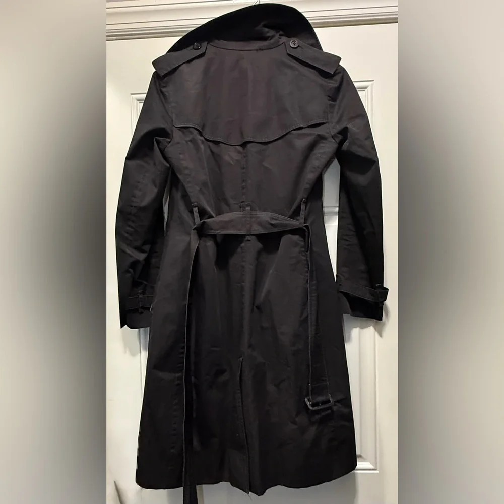 Burberry Irene Black Double-Breasted Trench Coat - Picture 8 of 16